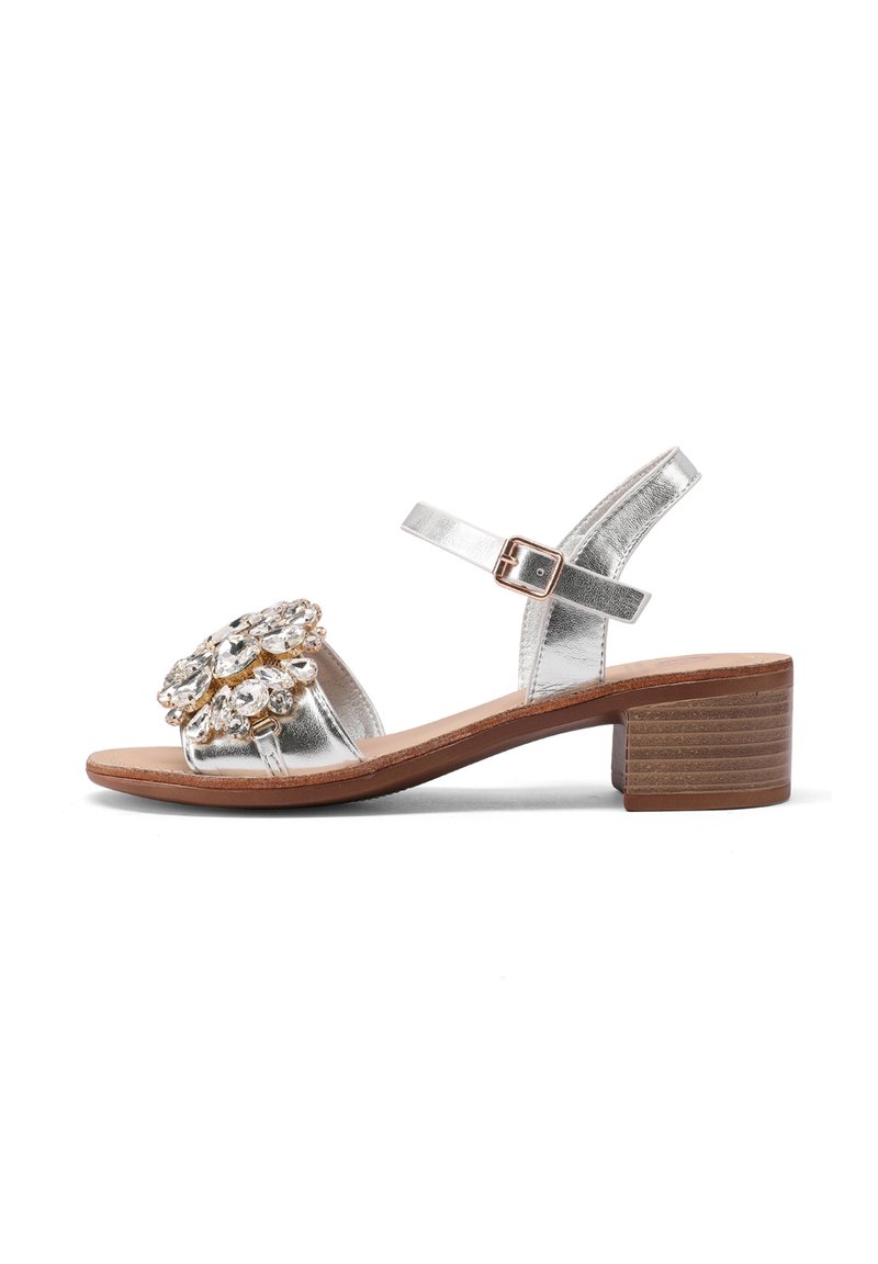 Sandali con tacco metallici argento, dotati di un'accattivante accentuazione floreale in gemma decorativa, cinturino alla caviglia regolabile e un tacco a blocco in pelle marrone testurizzata.