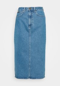 Vaaleansininen denimhehame keskipitkällä mallilla, suoralla leikkauksella ja viimeistelemättömällä helmalla. Etutaskut ja napillinen kiinnitys.