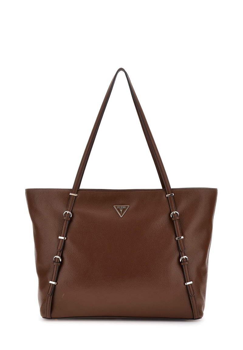 Borsa a tracolla in pelle marrone con una finitura testurizzata, dettagli in metallo argentato e un logo triangolare. Presenta spallacci lunghi e dettagli laterali.