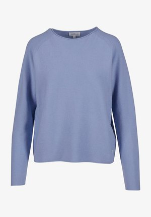 Pulover bleu deschis, realizat dintr-un material tricotat texturat. Are un guler rotund și mâneci lungi, cu o croială relaxată. Detaliu subtil al logo-ului la margine.