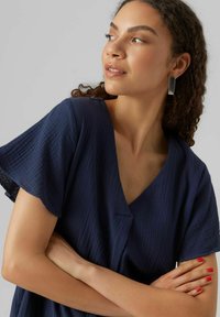 Vero Moda Kasdienė suknelė - navy blazer