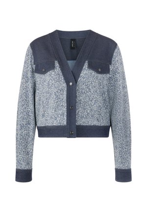 Blau-weißer, strukturierter Langarm-Cardigan mit dunkelblauen Bündchen, Saum, Kragen, Knopfverschluss und Brusttaschen mit Klappen.