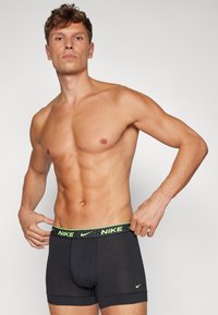 Nike Underwear TRUNK 3 PACK - Úzke boxerky - black/multicolor