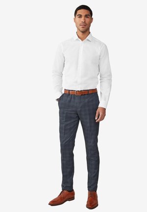 Next EASY CARE REGULAR FIT SINGLE CUFF - Pluus - white