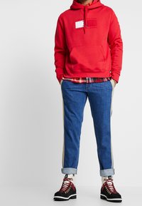 Tommy Hilfiger Jersey con capucha - red