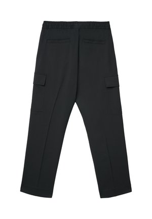 Pantaloni cargo neri con vita elasticizzata, due tasche laterali e due tasche posteriori; realizzati in tessuto liscio con design a gamba affusolata.