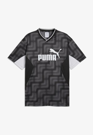 Fekete és szürke mintás Puma rövid ujjú sportpóló fehér logóval, kontrasztos fehér és fekete ujjpanellel.