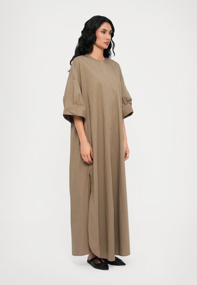 STAUD ENZO MAXI DRESS - Skjortekjole - taupe
