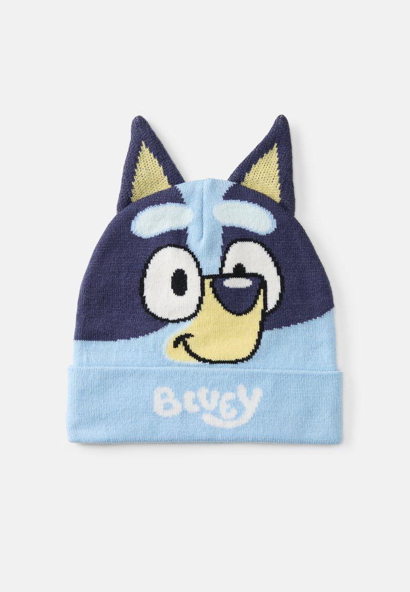 Modrá pletená čepice s designem karikatury psa v modrých a námořnických barvách, s 3D ušima a přeloženým lemem, na kterém je bíle napsáno "Bluey".