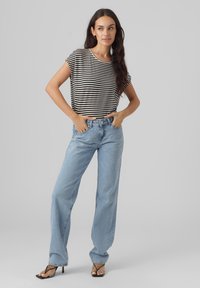 Vero Moda VMAVA  - T-shirts med print - black/pristine