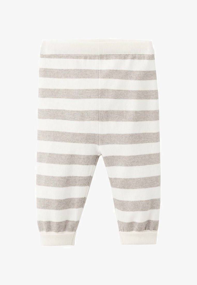 Pantaloni per bambini a righe in tessuto morbido e strutturato. Presentano strisce orizzontali alternate in beige chiaro e bianco sporco, con elastico in vita e ai polsini.