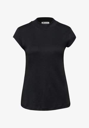 Top negro para mujer de manga corta con cuello simulado, corte ligeramente entallado y textura de tela suave.