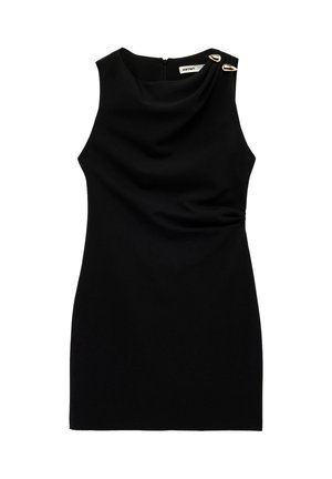 Abito nero senza maniche con scollo drappeggiato e due spille decorative dorate sulla spalla sinistra, silhouette aderente.