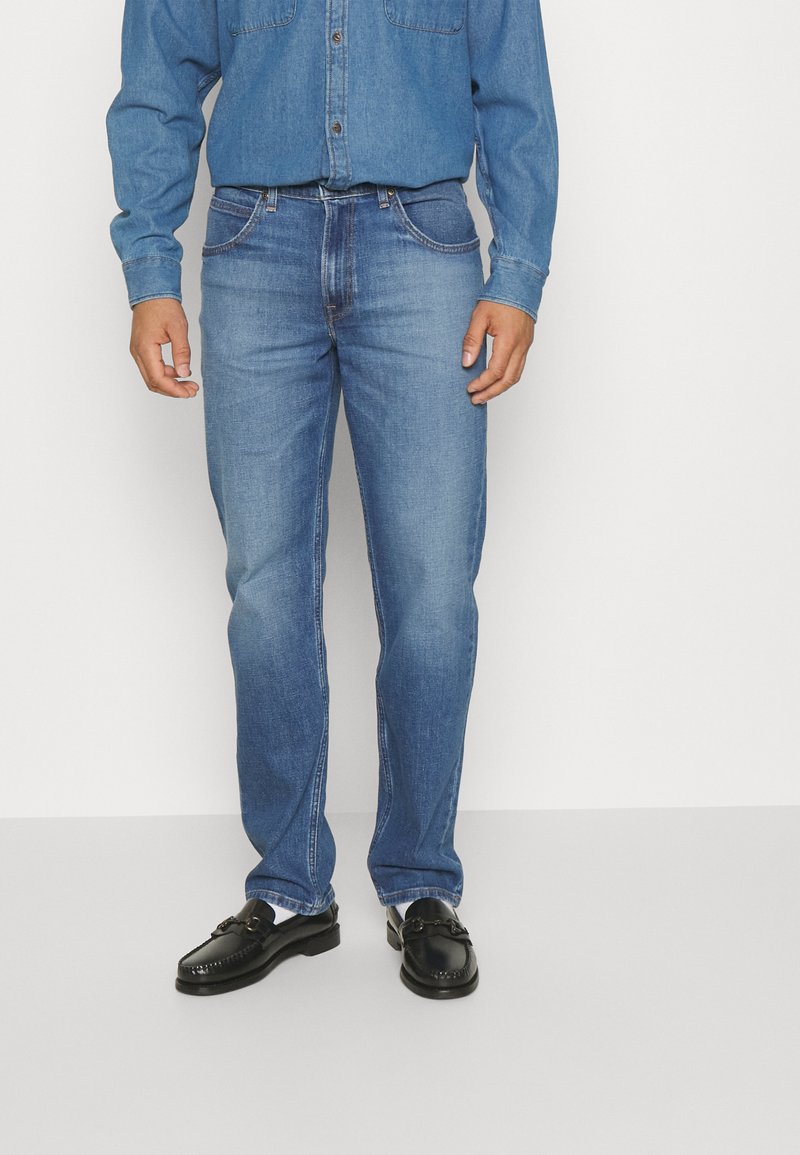 Jeans Lee Brooklyn Coupe Droit Homme, 95% Coton, 2% Élasthanne Taille  Haute, Fermeture Zip