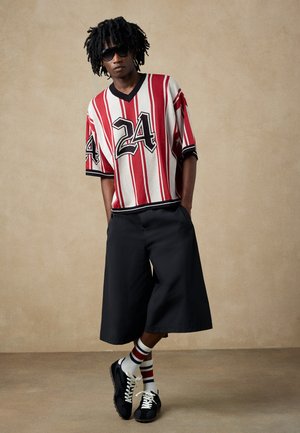 Bershka, T-SHIRT WITH VERTICAL STRIPE - T-shirt imprimé - red