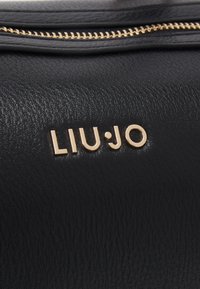 LIU JO BOWLING BAG - Mala de mão - nero