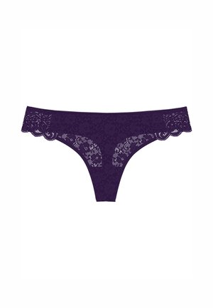 Lila Spitzen-Thong mit gewellten Kanten und floralen Mustern, mit transparenter Optik und weicher Textur. Minimale Bedeckung.