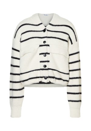 Witte cropped jas met zwarte horizontale strepen, voorzien van een kraag, knoopsluiting en twee voorzakken. Zachte textuur.