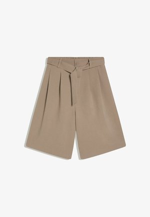 Beige shorts tot op de knie met een hoge taille, een knoop aan de voorkant, plooien, riemlussen en een bijpassende stoffen strikriem.
