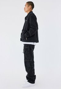 Project X Paris BRUTE WORKWEAR MULTI POCHES - Relaxed fit jeans - noir