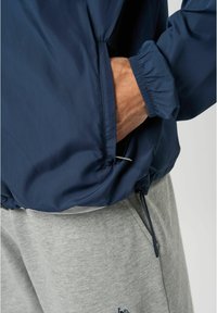 Thumbnail Image 4