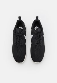 Nike Golf ROSHE G NEXT NATURE Scarpe da golf black/white