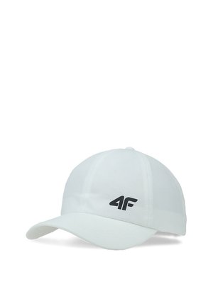Biała czapka bejsbolowa z zakrzywionym daszkiem i czarnym logo „4F” na przednim prawym panelu, prezentowana na białym tle.