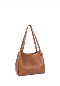 Borsa tote in pelle marrone con due manici lunghi, superficie strutturata e un logo discreto impresso sul davanti. Design spazioso e strutturato.