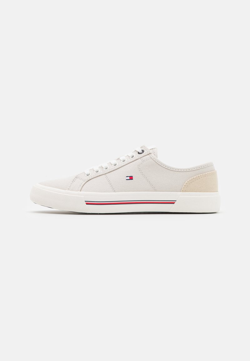 Tommy Hilfiger - CORE CORPORATE - Sneakers laag - stone, Vergroten