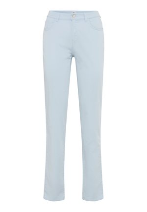 Lichtblauwe rechte broek met steekzakken aan de voorkant, riemlussen en een knoopsluiting in de taille.