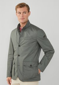Hackett London - TECH - Regenjas - khaki Miniatuurafbeelding 1