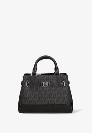 Zwarte handtas met een gestructureerd patroon met in elkaar grijpende initialen. Gestructureerd ontwerp, dubbele handvatten en contrasterende leren bodem.