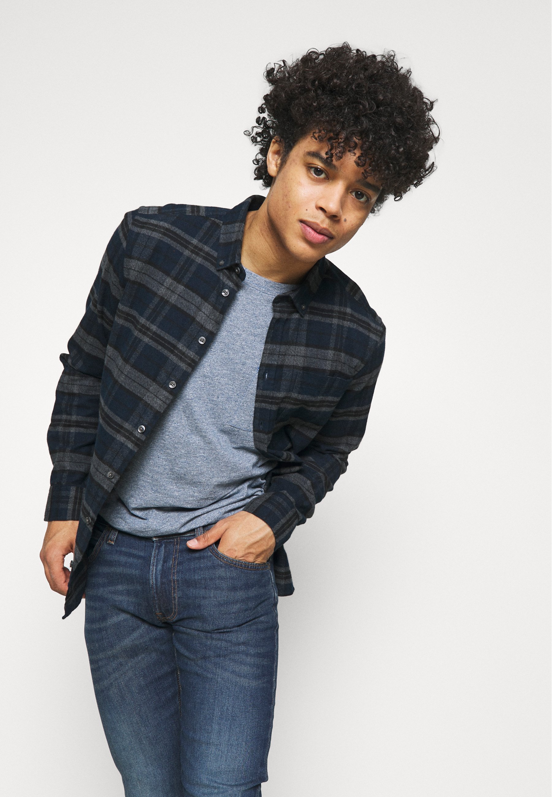 Men ULTIMATE POCKET TEE - Basic T-shirt Men ULTIMATE POCKET TEE - Basic T-shirt