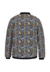 Chaqueta bomber negra con un diseño colorido y estampado que incluye íconos como diamantes, cartas y monedas. Puños y dobladillo elásticos.