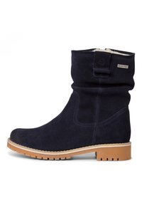 Stivale alla caviglia in suede blu navy con design morbido, cuciture laterali e suola in gomma. Presenta una cerniera laterale e un'etichetta DUO-TEX.