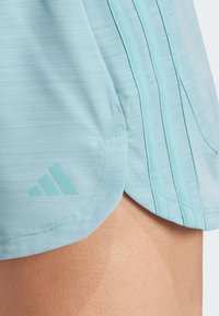 adidas Performance PACER STRIPES HIGH RISE - Sportske kratke hlače - mint ton   mint ton