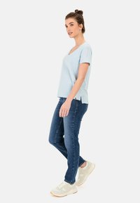 camel active V-NECK  - T-shirt basic - light blue