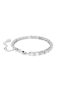 Zilveren armband met rechthoekige, heldere stenen in een schakeldesign, voorzien van een sluiting en een verlengkettinkje voor verstelbare lengte.