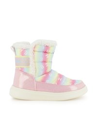 Botte d’hiver pour enfant avec des couleurs pastel arc-en-ciel, motif de lettres blanches, bordure rose pailletée, doublure blanche duveteuse et semelle blanche épaisse.