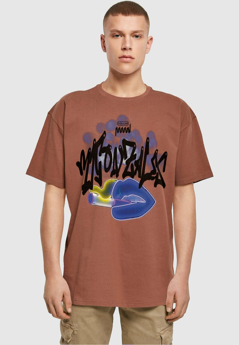 MJ Gonzales KISS X  - T-shirts print - bark