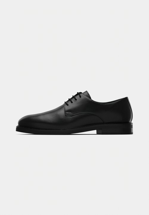 Corvari Elegante Leren Derby met Veters Black Heren