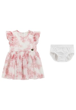 Biała sukienka dziecięca z różowym kwiatowym wzorem, falbaniastymi rękawkami oraz dopasowanym białym pieluszkowym pokrowcem.