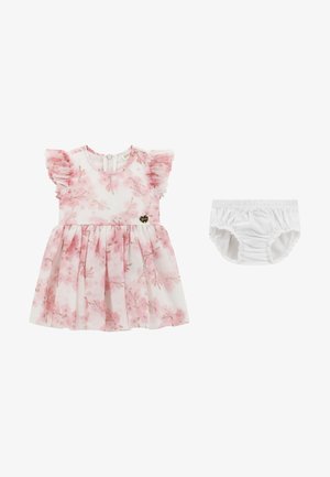 Vestido blanco para bebé con estampado floral rosa, mangas con volantes y cubrepañal blanco a juego.