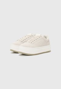 Calvin Klein Jeans Trainers - moonstruck/bright white