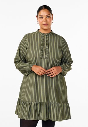 KURZES GESTREIFTES MIT RÜSCHEN - Shirt dress - thyme stripe aop