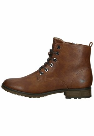 Bottes en cuir marron à la cheville avec un bout arrondi, un laçage à l'avant et un talon minimal. Dotées de œillets en métal et d'une finition texturée.