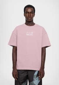 EA7 Emporio Armani UNISEX - Apdrukāts T-krekls - toadstool