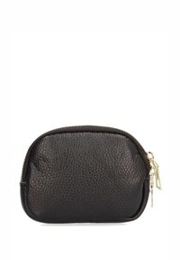 Bolsa de cuero negra con acabado texturizado, diseño redondeado y cremallera dorada. Mide aproximadamente 12,7 cm de ancho por 7,6 cm de alto.