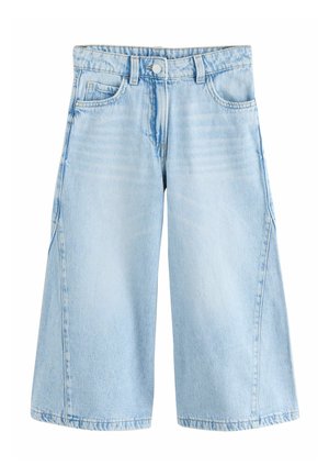 Hellblaue Jeans-Culottes mit weiter Passform, ausgestattet mit Vorder-Taschen und einem Knopfverschluss. Der Stoff hat eine leicht ausgewaschene Textur.