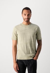 Scotch & Soda REGULAR FIT  - Basic T-shirt - calla green melange
